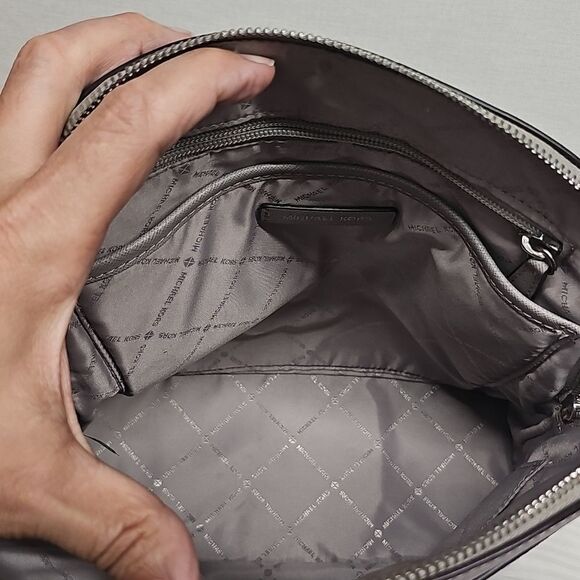 MICHAEL KORS EMMY SAFFIANO BACKPACK BFPM-06-102 - Picture 8 of 8